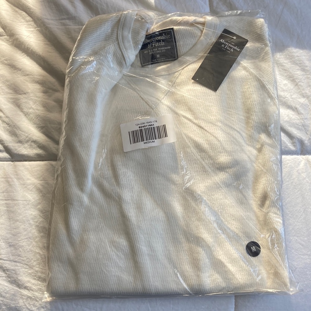 A&F mens Crewneck thermal in size medium.